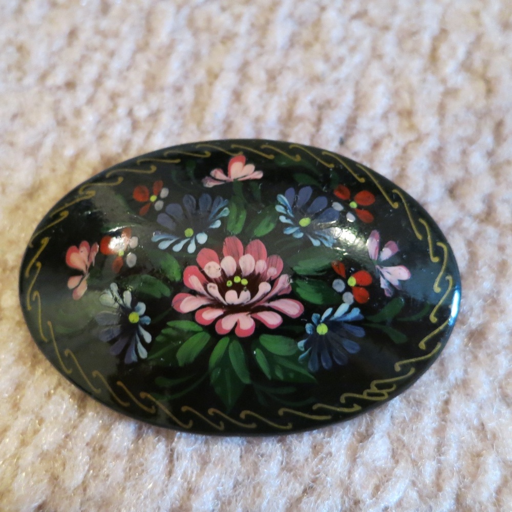 Black Lacquer Oval Floral PIN BROOCH w Hand painted Flowers Vintage Signed